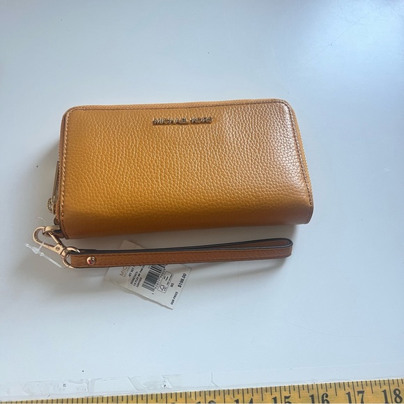 Michael Kors Jet Set Travel Phone Case Wristlet Wallet Marigold Yellow NWT - Picture 1 of 7